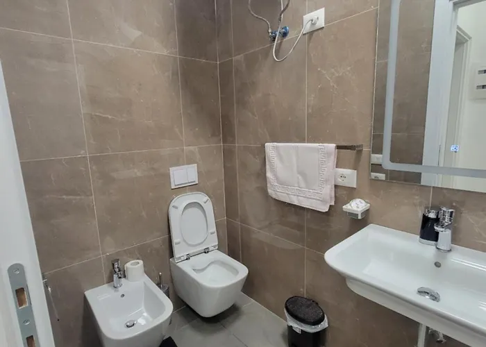 Square 21 Number 6 *